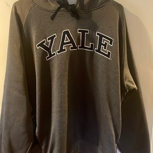 Yale athletic sweatshirt size L